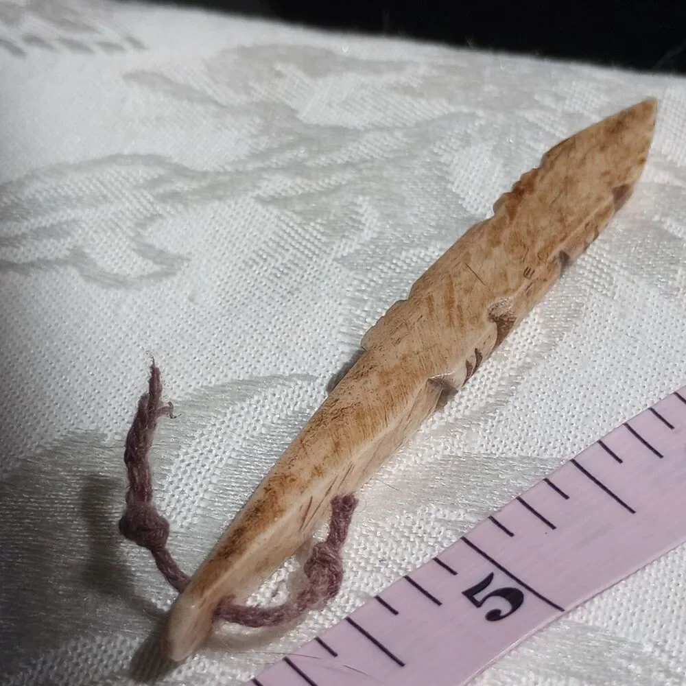 Vintage ooak Hand Carved crocodile Alligator pendant 3.5
